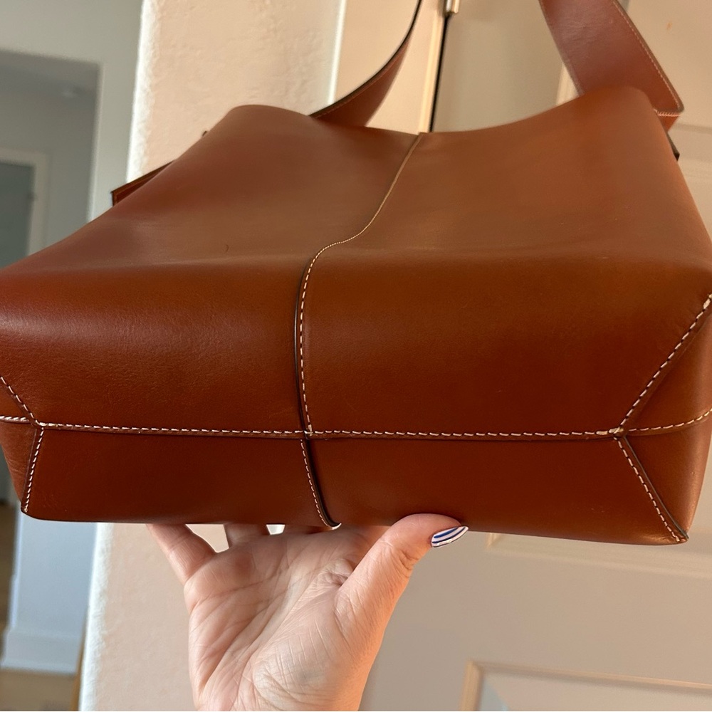 Banana Republic Vida Leather Shoulder Bag Saddle Brown - Picture 7 of 9